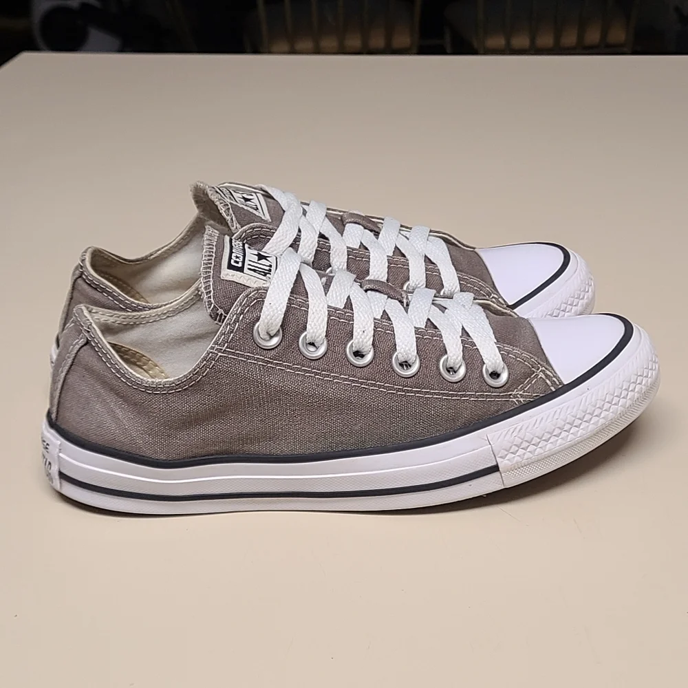 Converse CTAS low casual sneakers size 7 - Picture 7 of 9